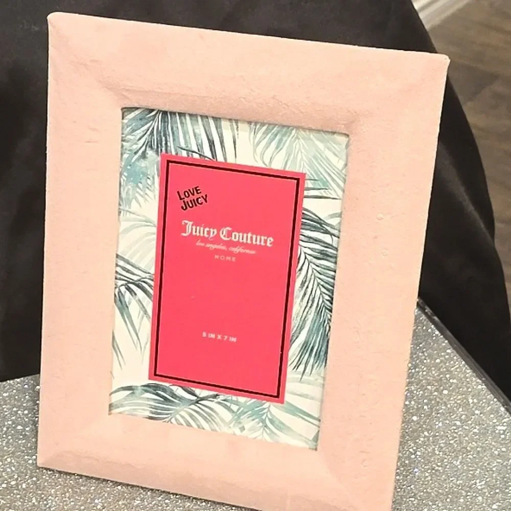 Juicy Couture Home‎ Velour 5 x 7 Picture Frame- Light Pink